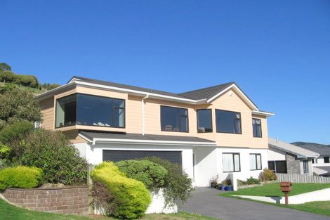 Photo of property in 101 Woodman Drive, Tawa, Wellington, 5028