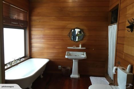 Photo of property in 40b Staincross Street, Green Bay, Auckland, 0604