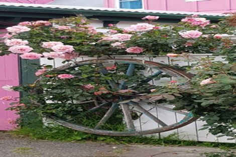 Photo of property in 37 Gillies Crescent, Waimarama, Havelock North, 4294