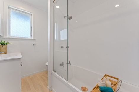 Photo of property in 1/5 Compton Street, Hillcrest, Auckland, 0627