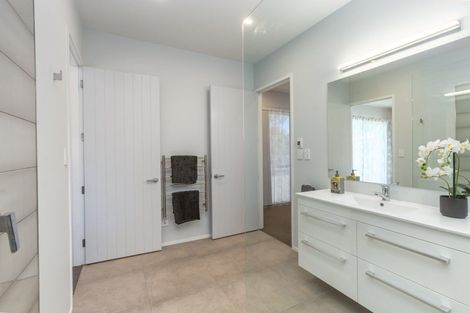 Photo of property in 13 Plains Avenue, Masterton, 5810