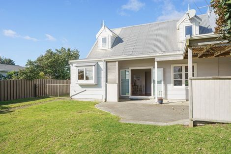 Photo of property in 39 Dixie Street, Te Horo Beach, Otaki, 5581