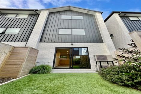 Photo of property in 7/22 Yeovil Road, Te Atatu Peninsula, Auckland, 0610