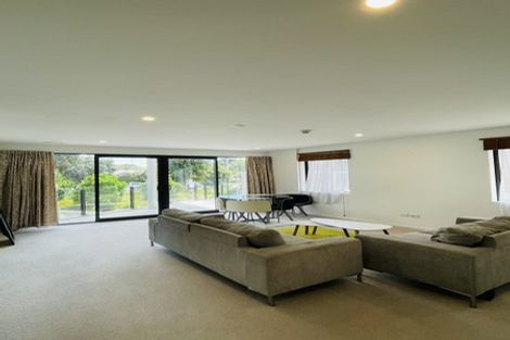 Photo of property in 8 Thompson Park Road, Mount Wellington, Auckland, 1060