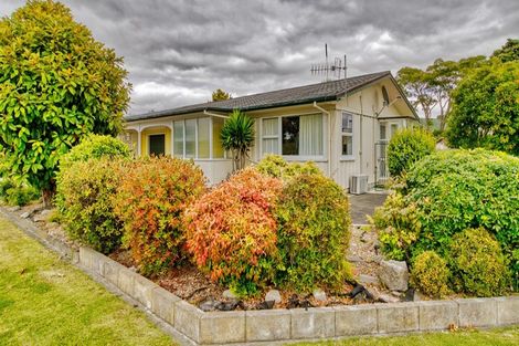 Photo of property in 2 Bennett Place, Onekawa, Napier, 4110