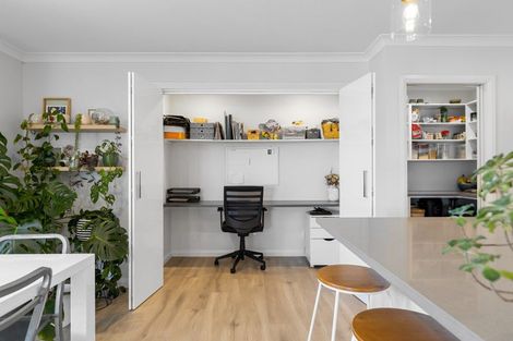 Photo of property in 6 Atlantic Drive, Fitzherbert, Palmerston North, 4410