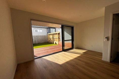 Photo of property in 4/21 Divich Avenue, Te Atatu South, Auckland, 0610