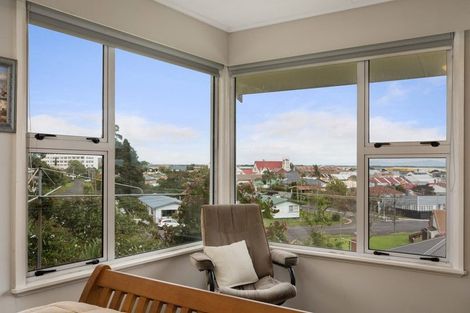 Photo of property in 100 Broad Street, Thames, 3500