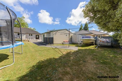 Photo of property in 600 Featherston Street, Roslyn, Palmerston North, 4414