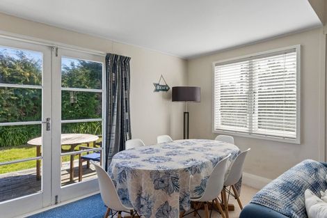 Photo of property in 13 Waimea Road, Waikanae Beach, Waikanae, 5036