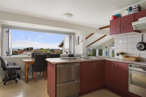 Photo of property in 100 Broad Street, Thames, 3500