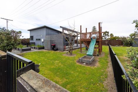 Photo of property in 12 Domain Road, Haumoana, 4102