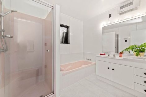 Photo of property in 37 Carter Drive, Pomare, Rotorua, 3015