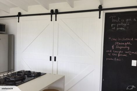 Photo of property in 121 Seaview Road, Piha, New Lynn, 0772