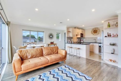 Photo of property in 237a Sturges Road, Henderson, Auckland, 0612