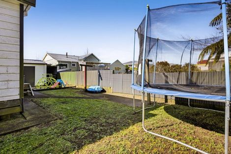 Photo of property in 9 Carrington Street, Inglewood, 4330