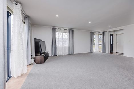 Photo of property in 18 Pitt Avenue, Clendon Park, Auckland, 2103
