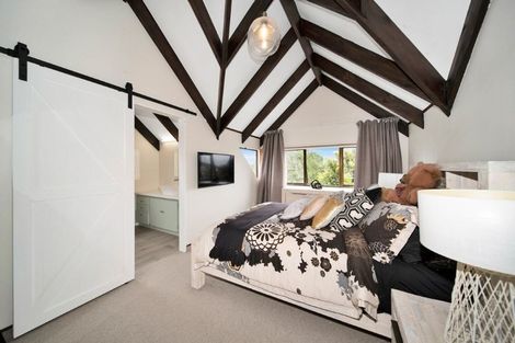 Photo of property in 288e Mangorei Road, Merrilands, New Plymouth, 4312