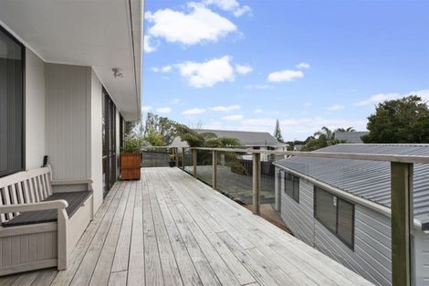 Photo of property in 104 Rhinevale Close, Henderson, Auckland, 0612