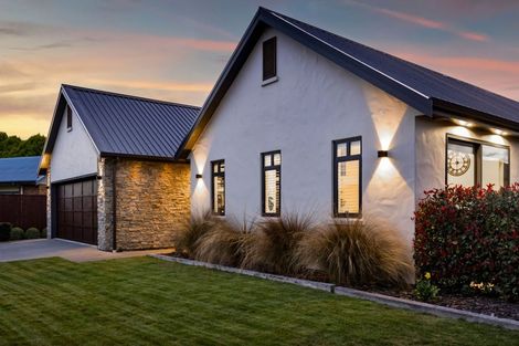 Photo of property in 25 County Drive, Hawera, 4610