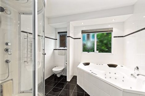 Photo of property in 2/16 Bluefin Way, West Harbour, Auckland, 0618