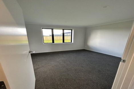 Photo of property in 4 Trevor Mcmiken Drive, Patumahoe, 2679