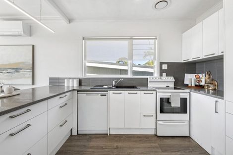 Photo of property in 21 Speedy Crescent, Hillcrest, Auckland, 0627