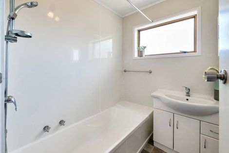 Photo of property in 1/14 Thelma Crescent, Torbay, Auckland, 0630