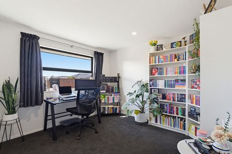 Photo of property in 10 Shillingford Boulevard, Rolleston, 7615