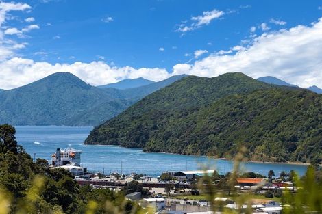 Photo of property in 15 Webster Place, Picton, 7220