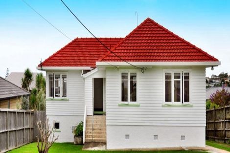 Photo of property in 16 Aramoana Avenue, Devonport, Auckland, 0624