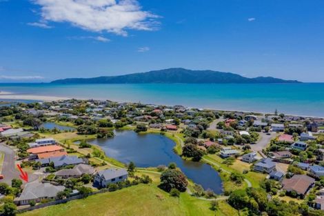 Photo of property in 12 Marewa Place, Waikanae Beach, Waikanae, 5036