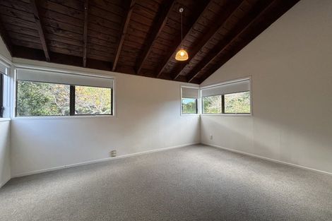 Photo of property in 24 Valley Road, Northcote, Auckland, 0626