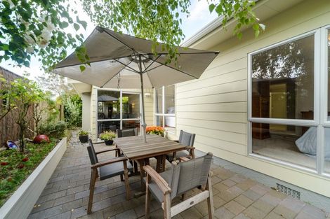 Photo of property in 6 Dunk Place, Milson, Palmerston North, 4414