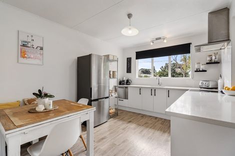 Photo of property in 2a Helga Crescent, Te Atatu Peninsula, Auckland, 0610