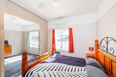 Photo of property in 21 Ongo Road, Hunterville, 4730