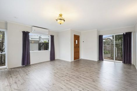 Photo of property in 2/5 Stanley Avenue, Milford, Auckland, 0620