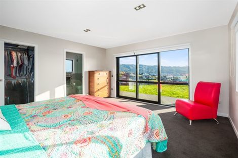 Photo of property in 19 Wangapeka Way, Aotea, Porirua, 5024