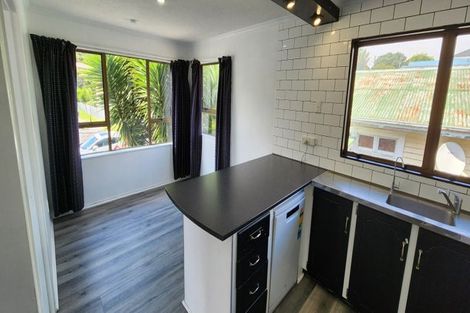 Photo of property in 84 Pioneer Road, Moturoa, New Plymouth, 4310