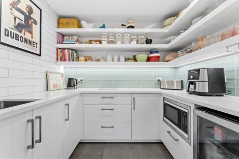 Photo of property in 71 The Circle, Manly, Whangaparaoa, 0930