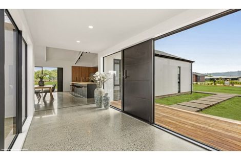 Photo of property in 35 Mike Smith Drive, Cambridge, 3434