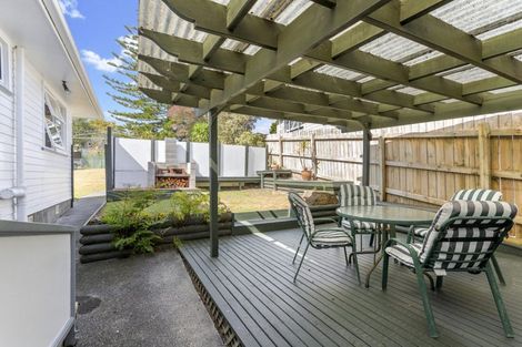 Photo of property in 43 Waitaki Street, Henderson, Auckland, 0612