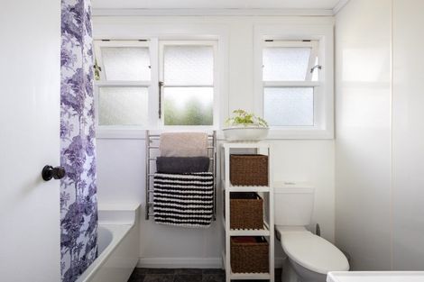 Photo of property in 5 Camden Street, Vogeltown, New Plymouth, 4310