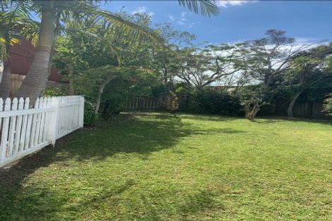 Photo of property in 2/22 Kiteroa Terrace, Rothesay Bay, Auckland, 0630