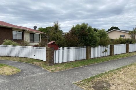 Photo of property in 89 Queens Road, Waikanae Beach, Waikanae, 5036