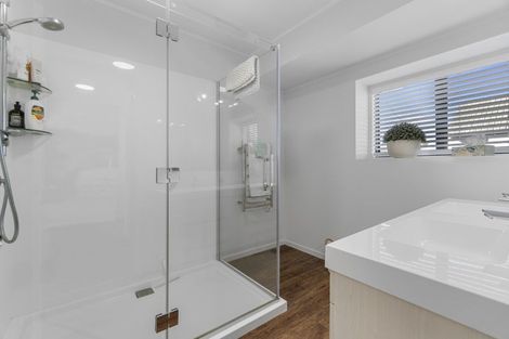 Photo of property in 32 Madill Road, St Andrews, Hamilton, 3200