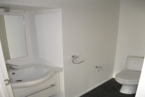 Photo of property in 2 Torrens Terrace, Mount Cook, Wellington, 6011