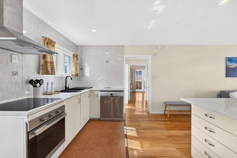 Photo of property in 60 Makora Road, Massey, Auckland, 0614