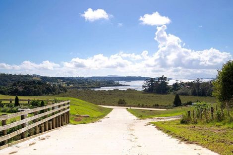 Photo of property in 77 Skudders Beach Road, Kerikeri, 0294