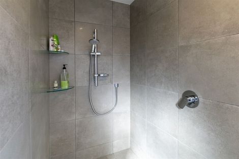 Photo of property in 1 Fairfield Road, Levin, 5510